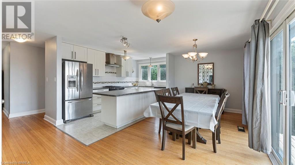 Photo 8 of 598 Colborne Street W, Brantford ON