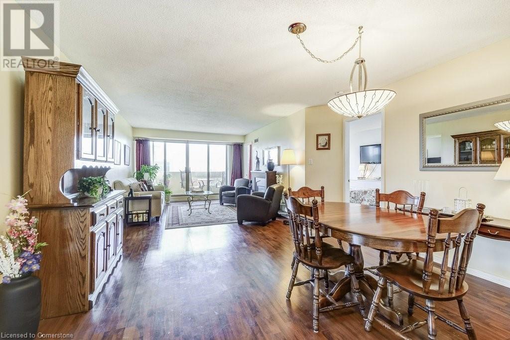 Photo 8 of 1201 North Shore Boulevard E Unit 706, Burlington ON