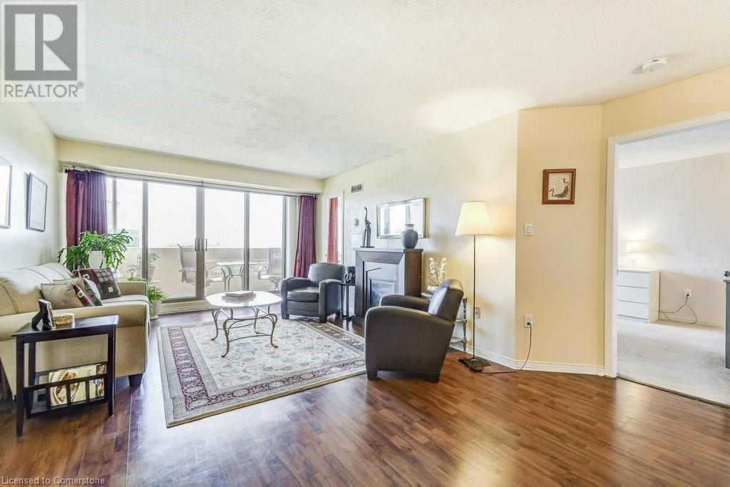 Photo 11 of 1201 North Shore Boulevard E Unit 706, Burlington ON