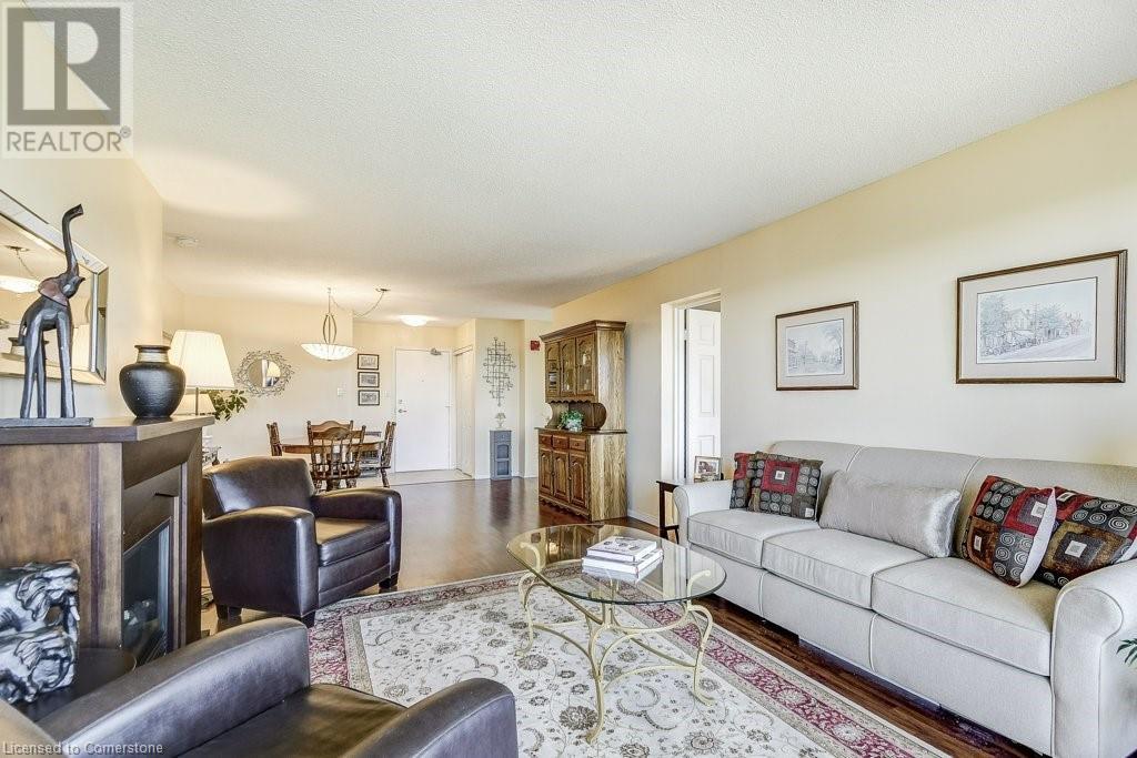 Photo 13 of 1201 North Shore Boulevard E Unit 706, Burlington ON