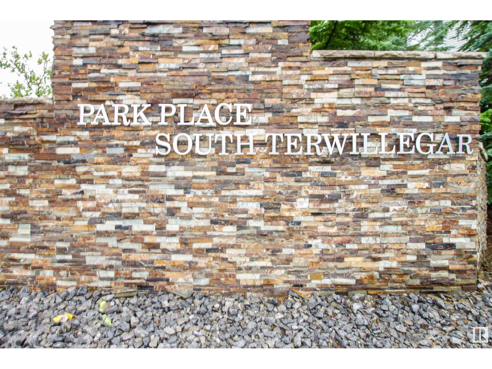 Photo 7 of 7208 7327 South Terwillegar Dr Nw, Edmonton AB