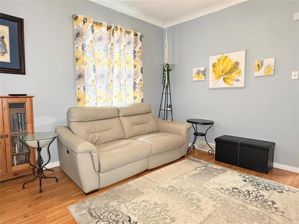 Photo 2 of 355 Atlantic Avenue, Winnipeg MB