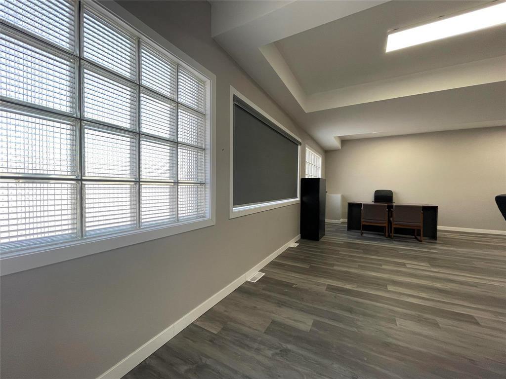 Photo 10 of 984 Sargent Avenue Avenue, Winnipeg MB