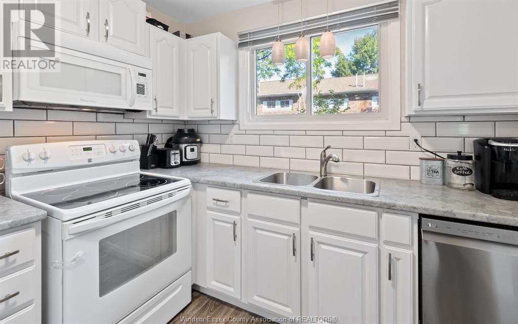 Photo 17 of 5510 Empress, Windsor ON