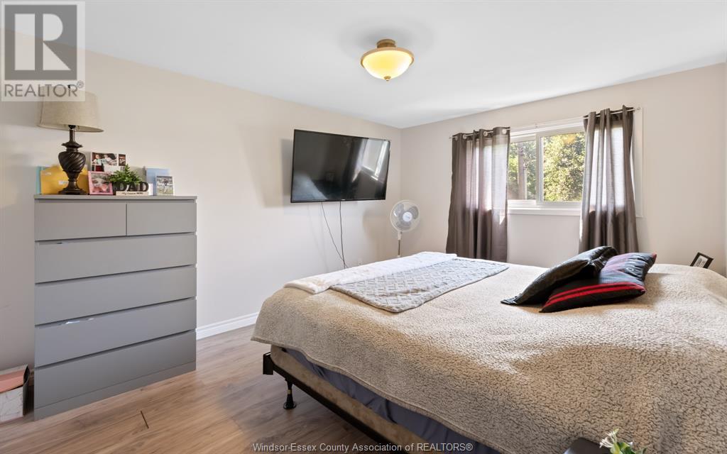 Photo 3 of 5510 Empress, Windsor ON