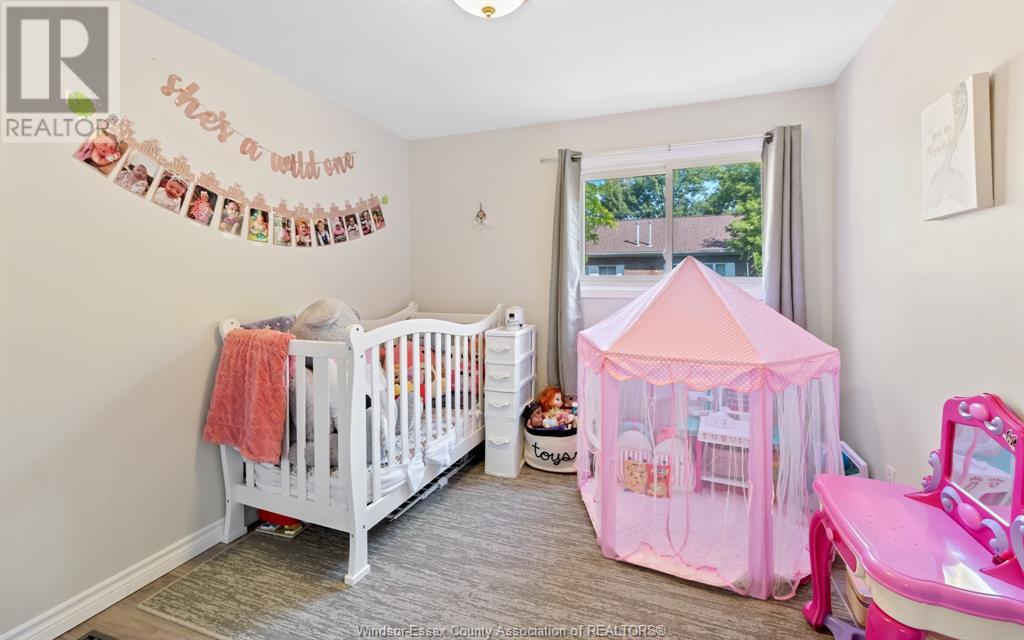 Photo 2 of 5510 Empress, Windsor ON