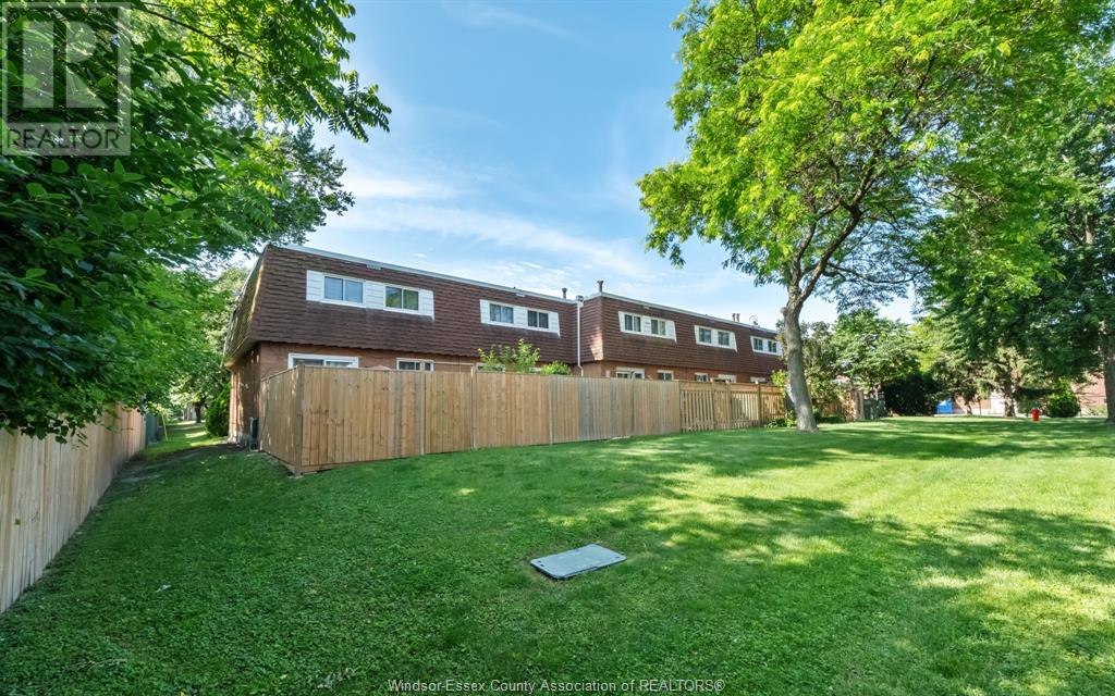 Photo 9 of 5510 Empress, Windsor ON