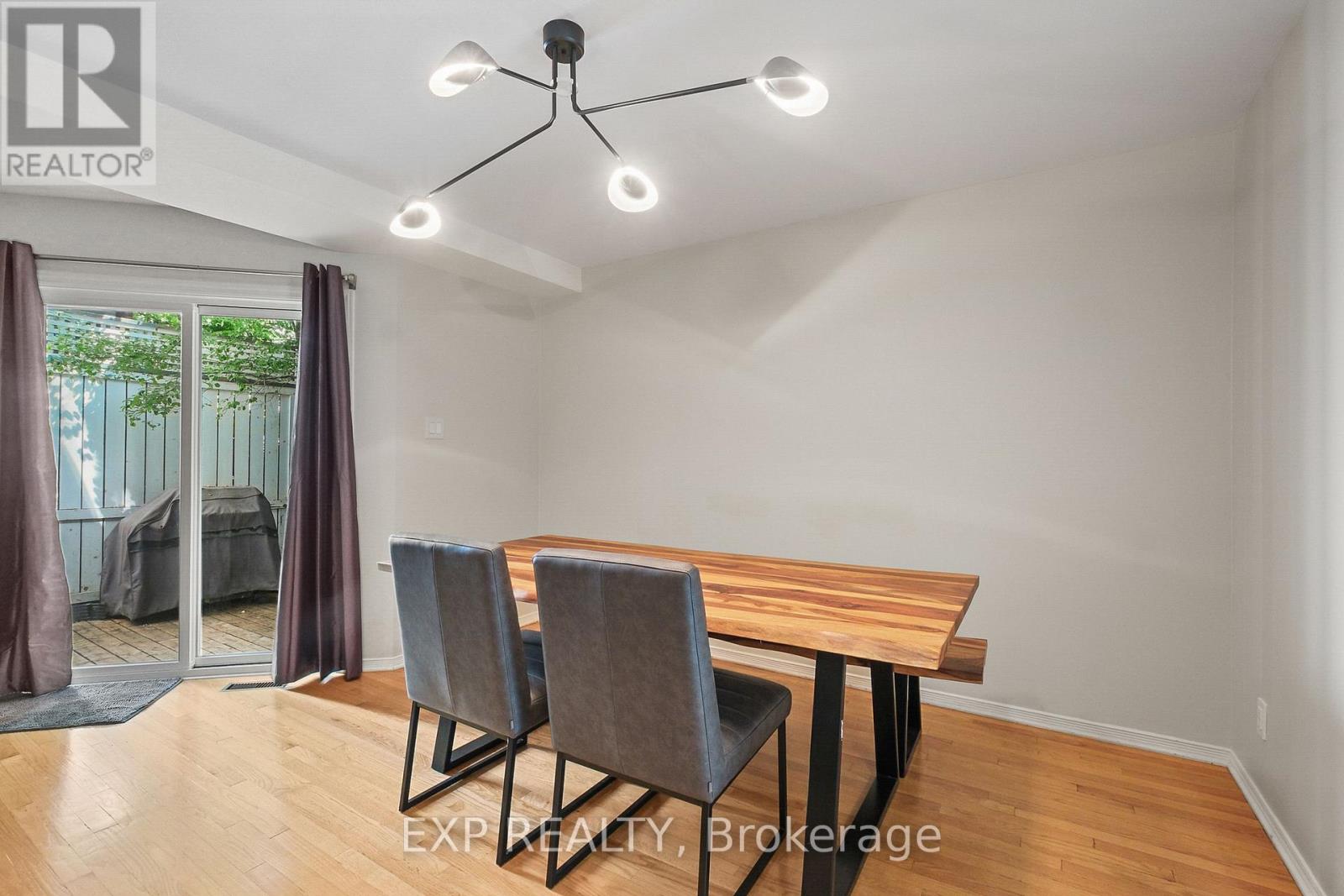 Photo 2 of 489 Sunnyside Avenue, Ottawa ON