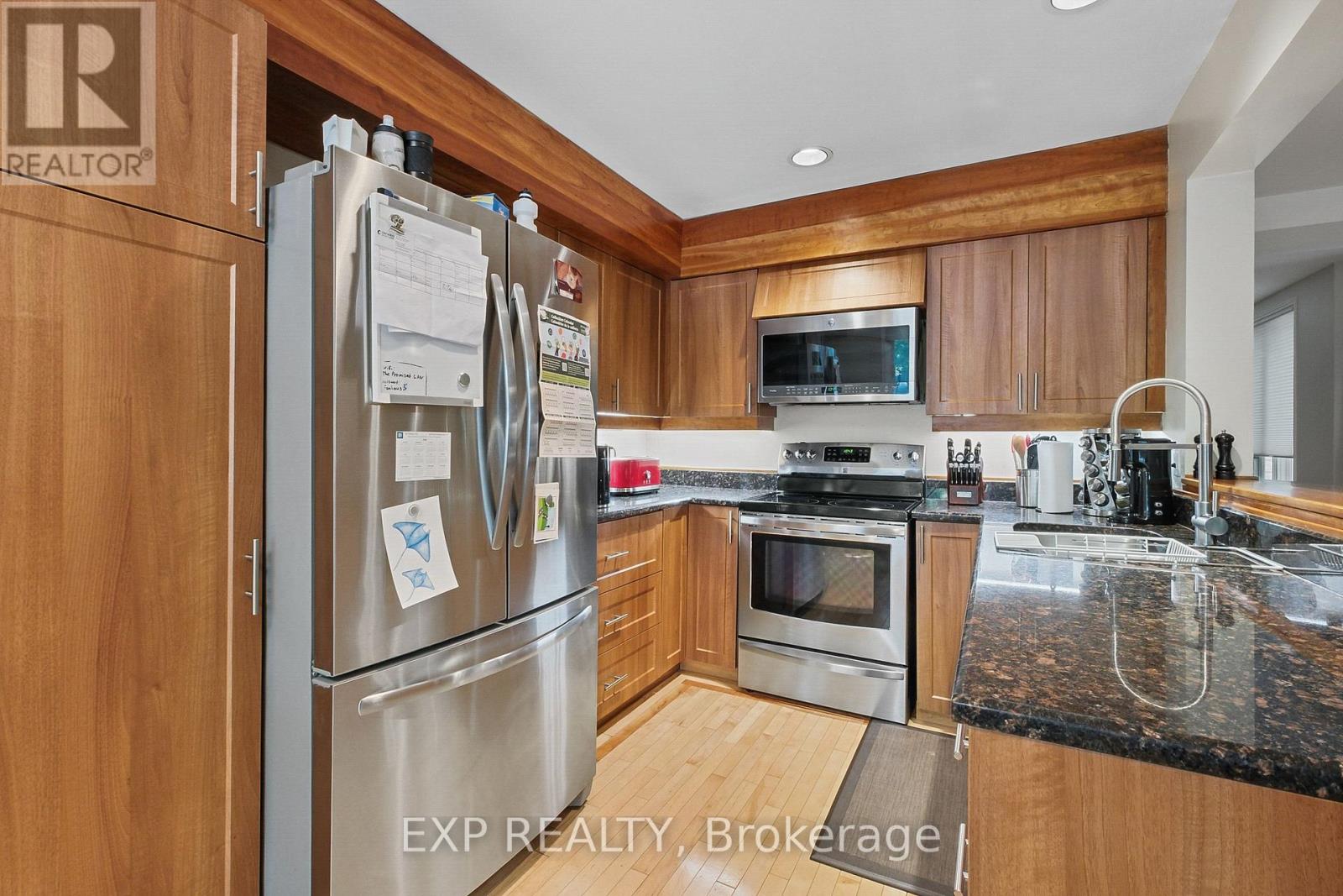 Photo 18 of 489 Sunnyside Avenue, Ottawa ON