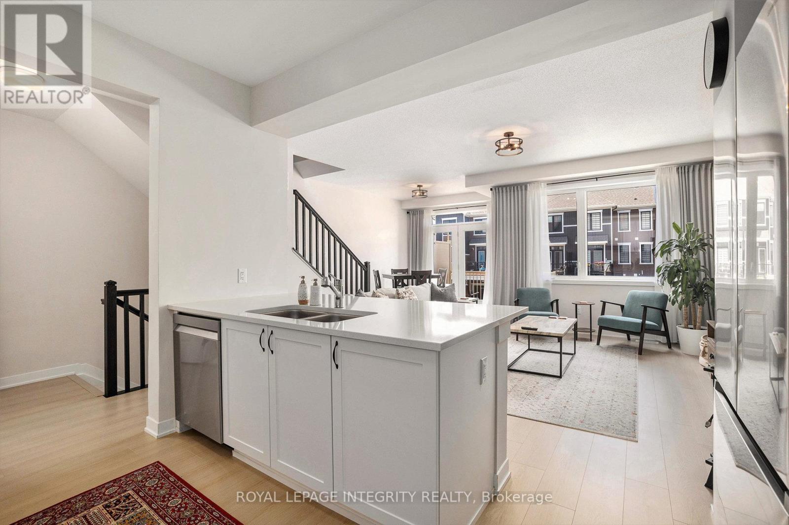 Photo 14 of 35 Stitch Mews, Ottawa ON