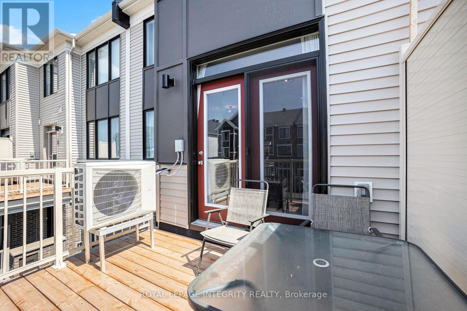 Photo 24 of 35 Stitch Mews, Ottawa ON