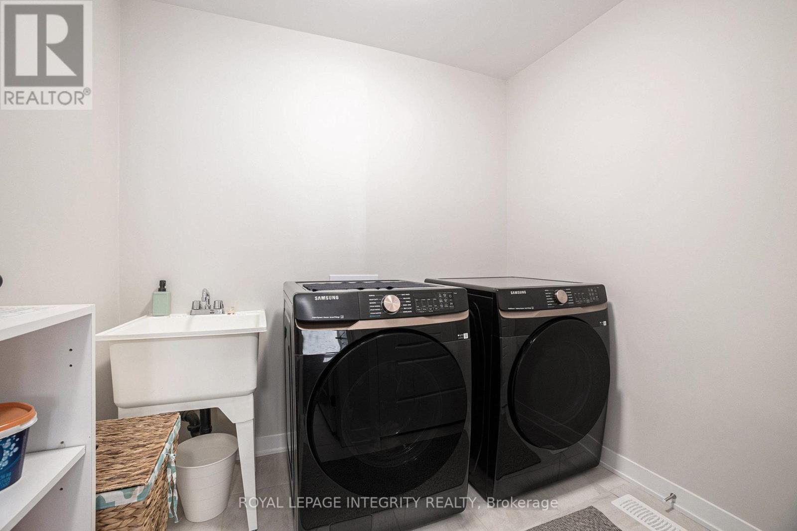 Photo 26 of 35 Stitch Mews, Ottawa ON