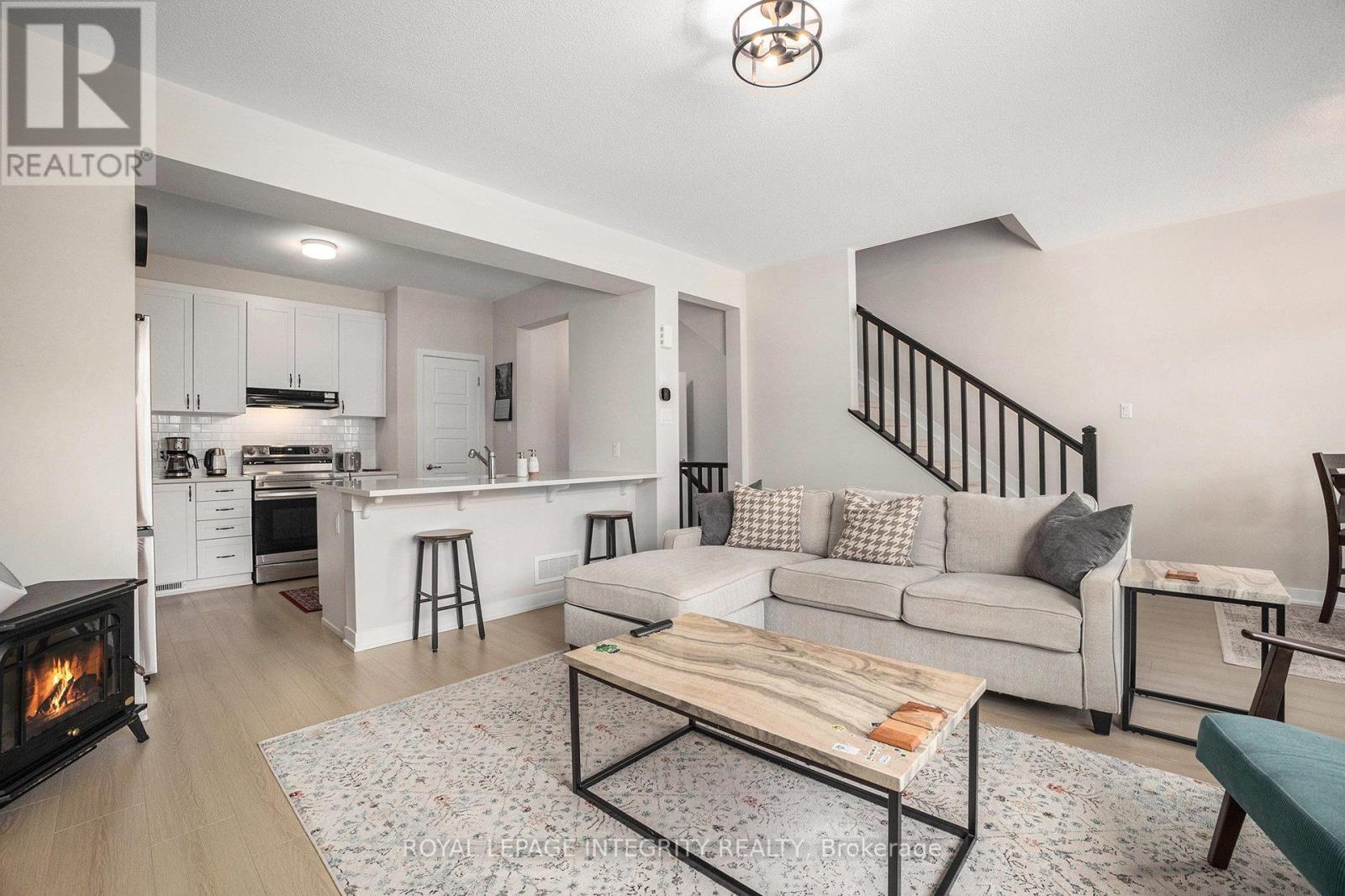 Photo 7 of 35 Stitch Mews, Ottawa ON