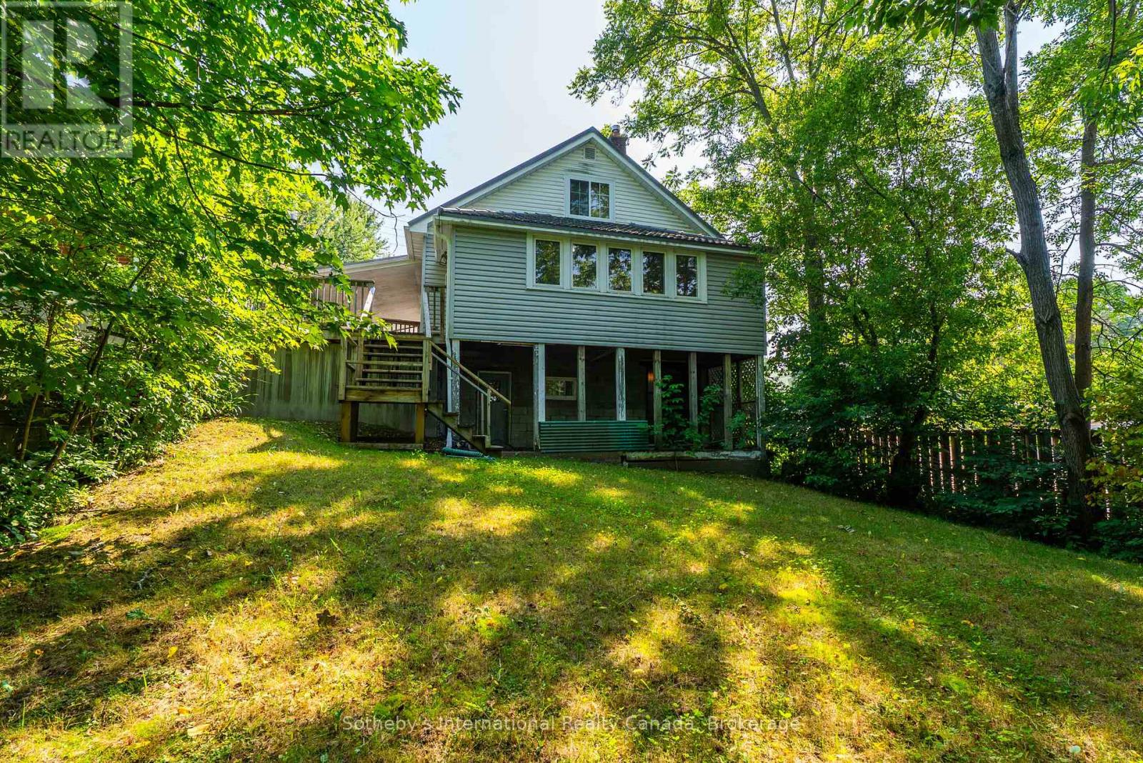 Photo 35 of 10 Fairy Avenue, Huntsville ON