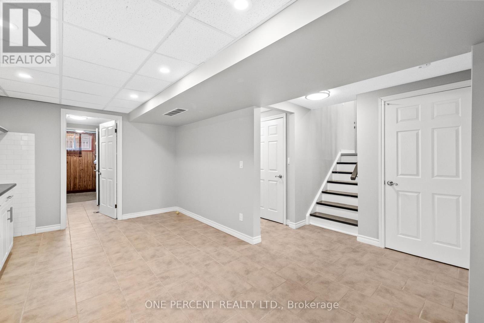 Photo 9 of 364 Red Oak Avenue, Hamilton ON