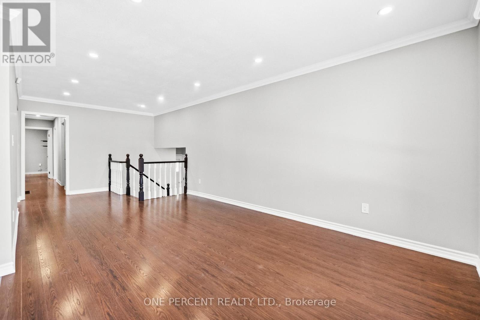 Photo 11 of 364 Red Oak Avenue, Hamilton ON