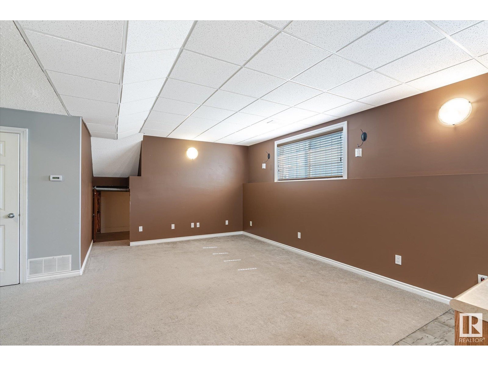 Photo 14 of 16204 51 St Nw, Edmonton AB