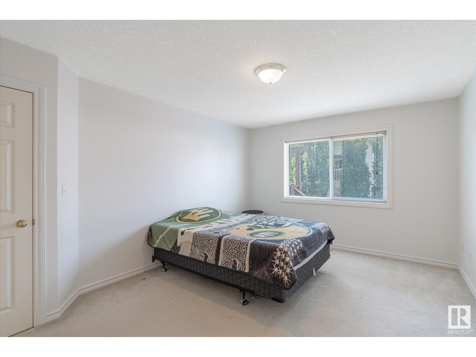 Photo 40 of 16204 51 St Nw, Edmonton AB