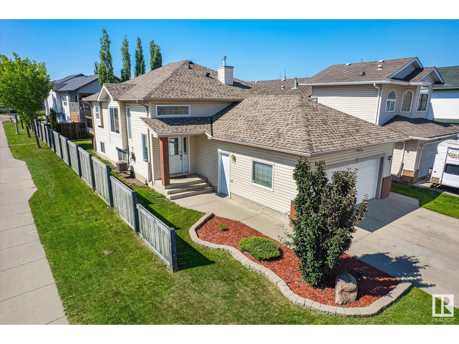 Photo 26 of 16204 51 St Nw, Edmonton AB