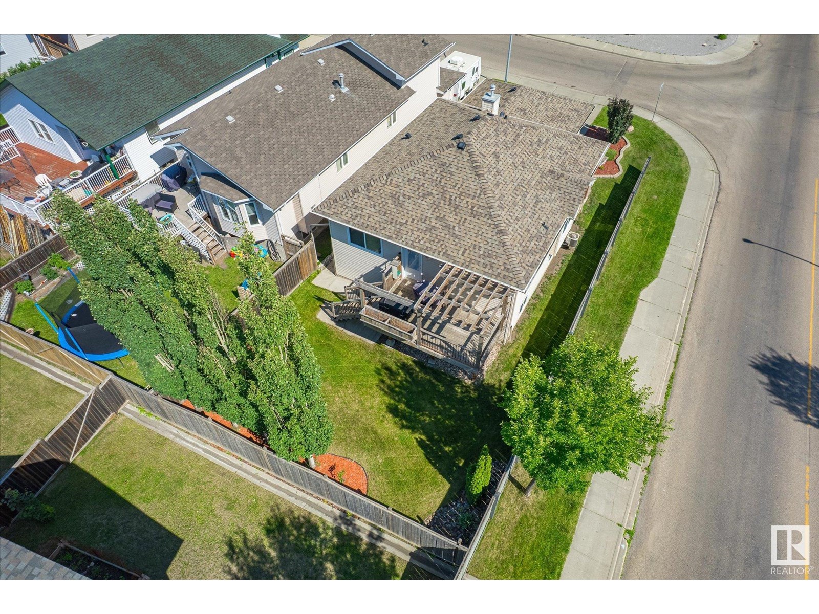 Photo 29 of 16204 51 St Nw, Edmonton AB