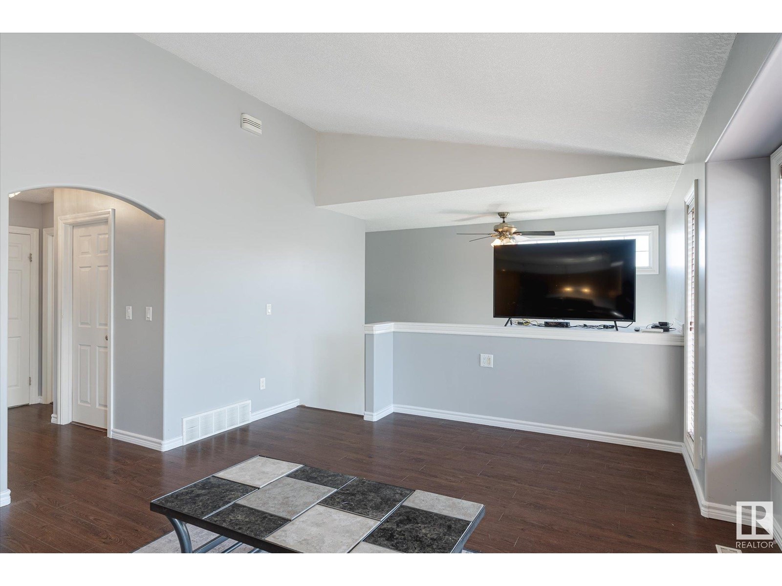 Photo 32 of 16204 51 St Nw, Edmonton AB