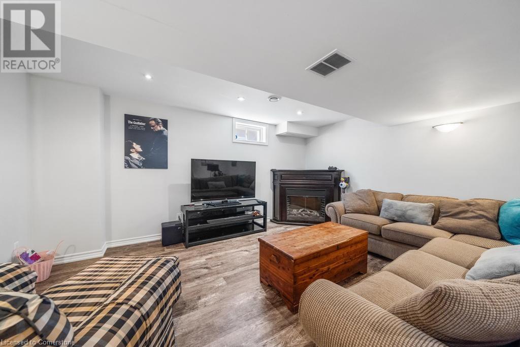 Photo 36 of 12 Valridge Court, Ancaster ON