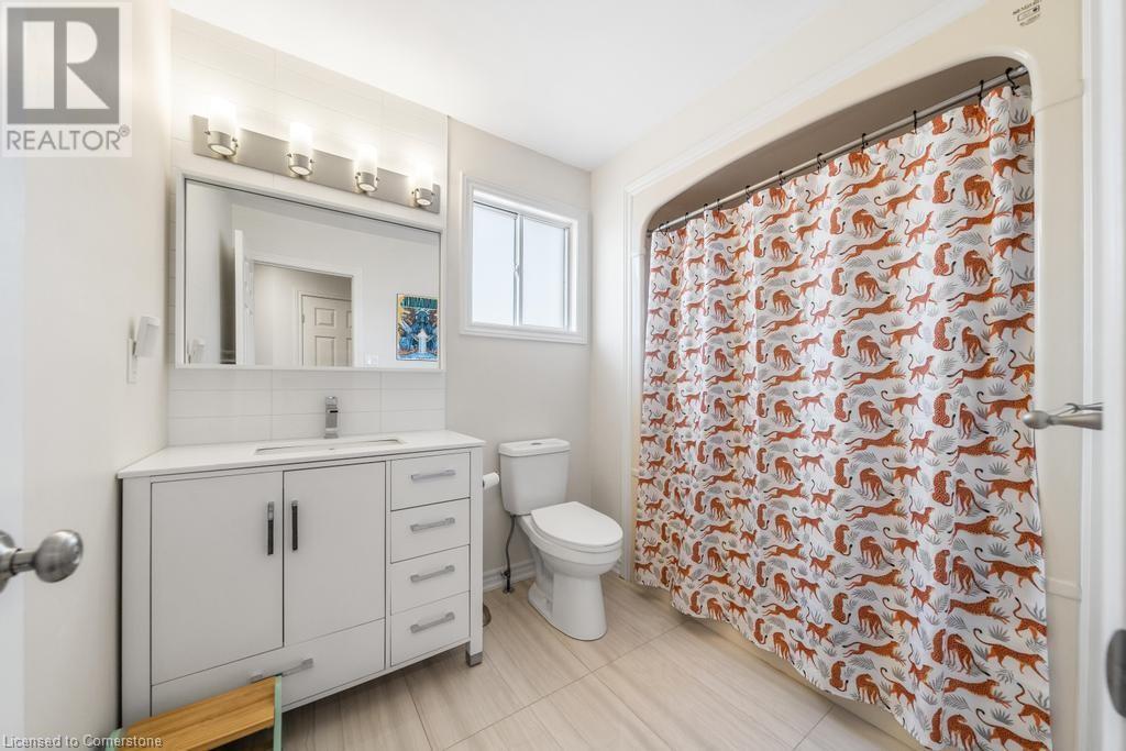Photo 25 of 12 Valridge Court, Ancaster ON
