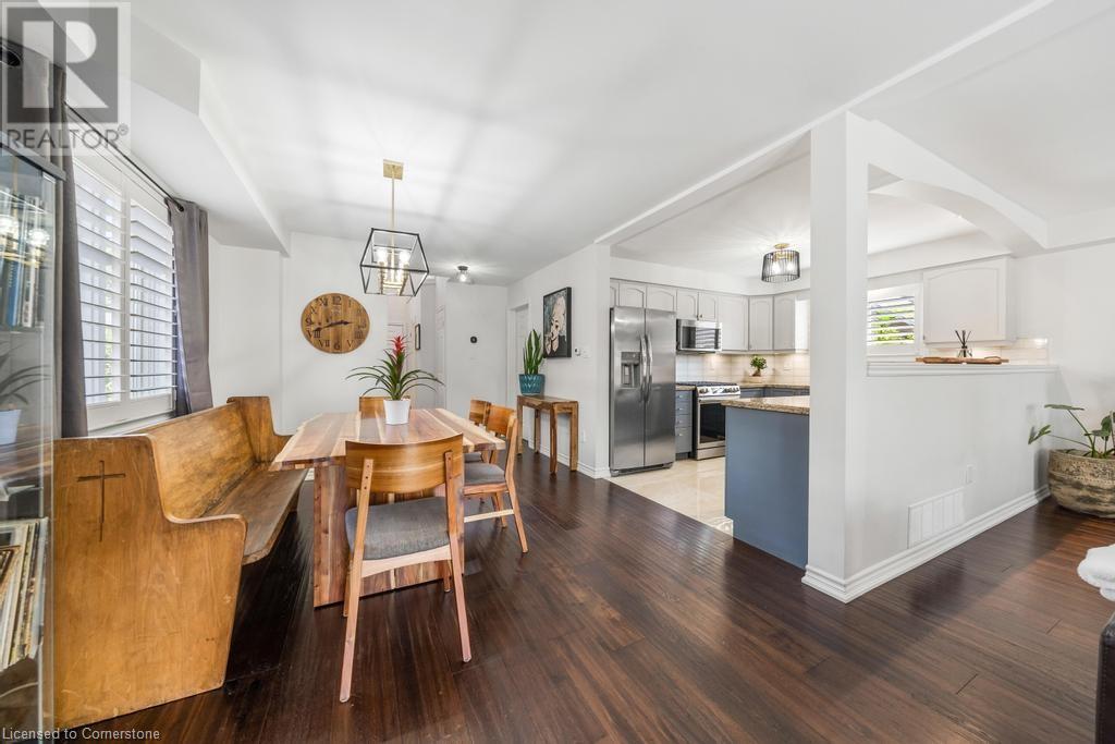 Photo 20 of 12 Valridge Court, Ancaster ON
