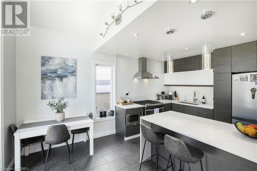 Photo 13 of 67 Wadsworth Crescent, Cambridge ON