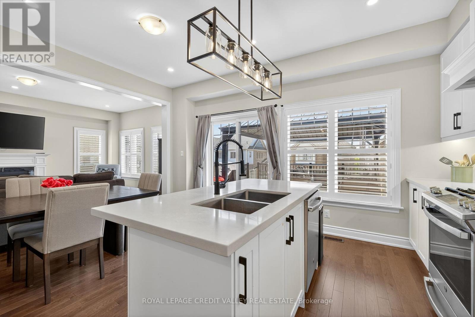 Photo 35 of 29 Janes Crescent, New Tecumseth ON