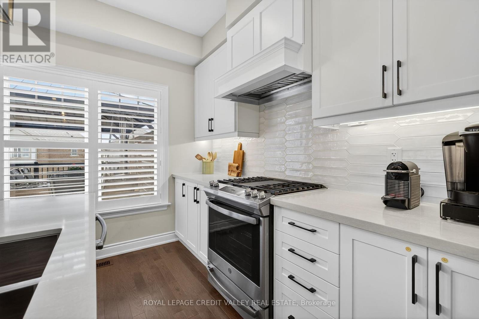 Photo 20 of 29 Janes Crescent, New Tecumseth ON