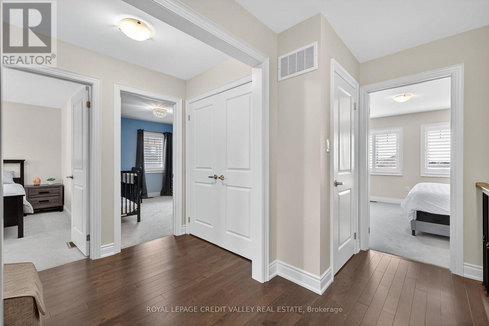 Photo 16 of 29 Janes Crescent, New Tecumseth ON