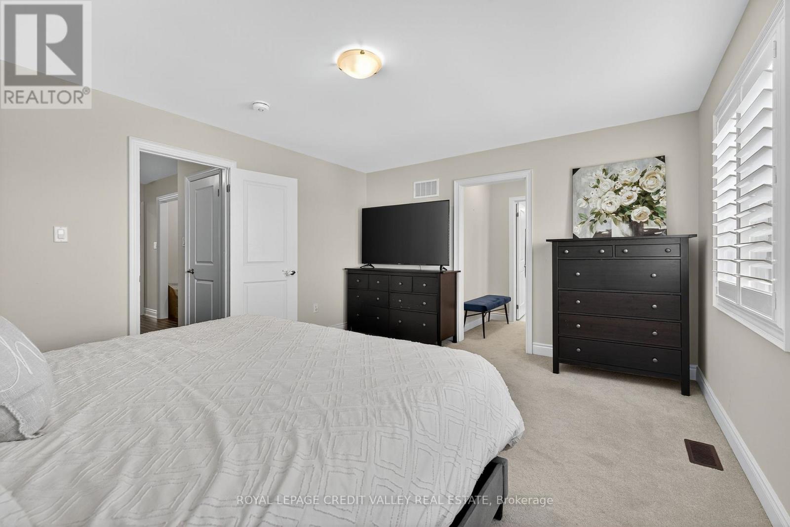 Photo 9 of 29 Janes Crescent, New Tecumseth ON