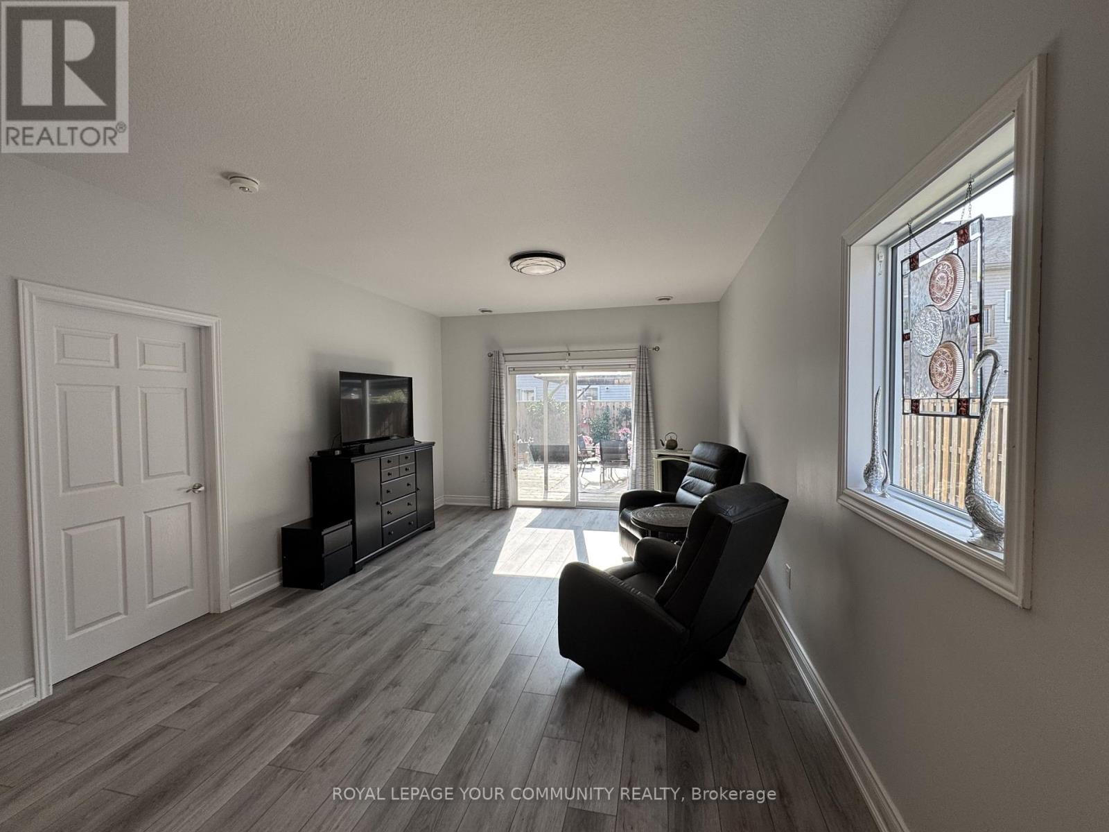 Photo 11 of 199 Lucy Lane, Orillia ON
