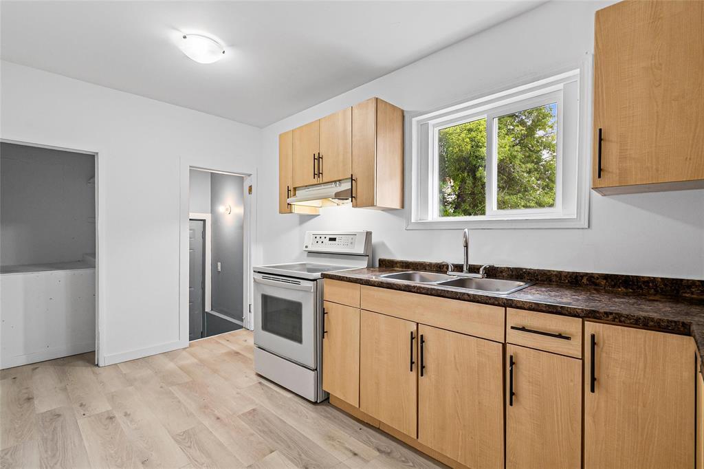 Photo 16 of 428 Beverley Street, Winnipeg MB