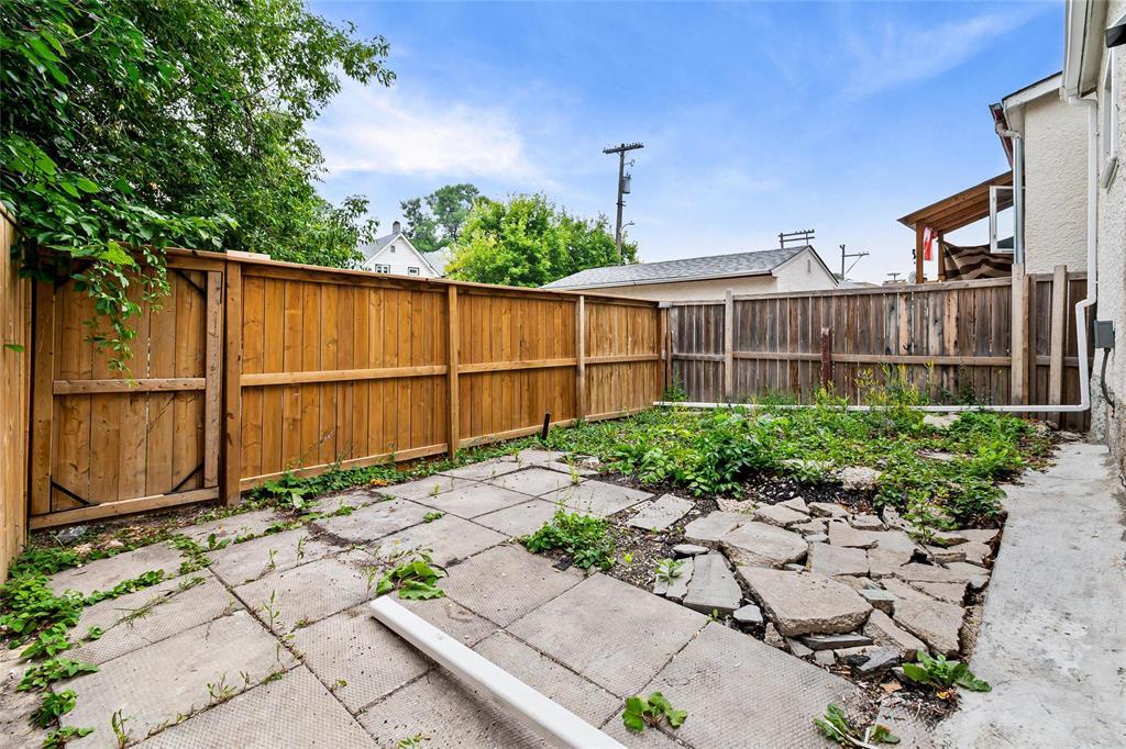 Photo 4 of 428 Beverley Street, Winnipeg MB