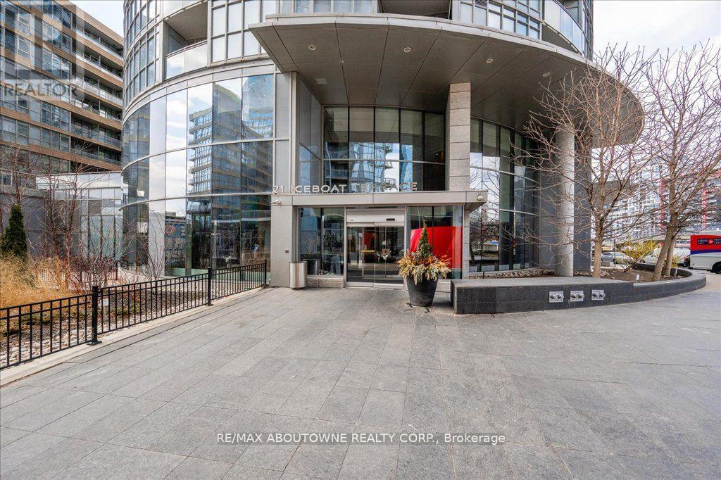 Photo 22 of 2805 21 Iceboat Terrace, Toronto ON