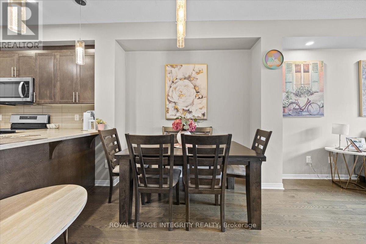 Photo 17 of 14 Hackney Private, Ottawa ON