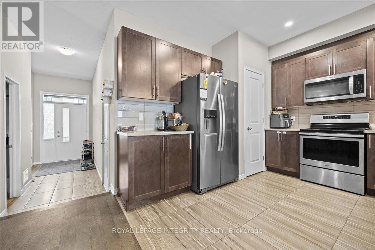 Photo 38 of 14 Hackney Private, Ottawa ON