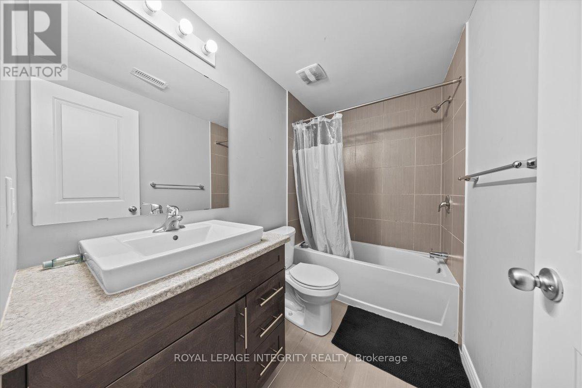 Photo 10 of 14 Hackney Private, Ottawa ON
