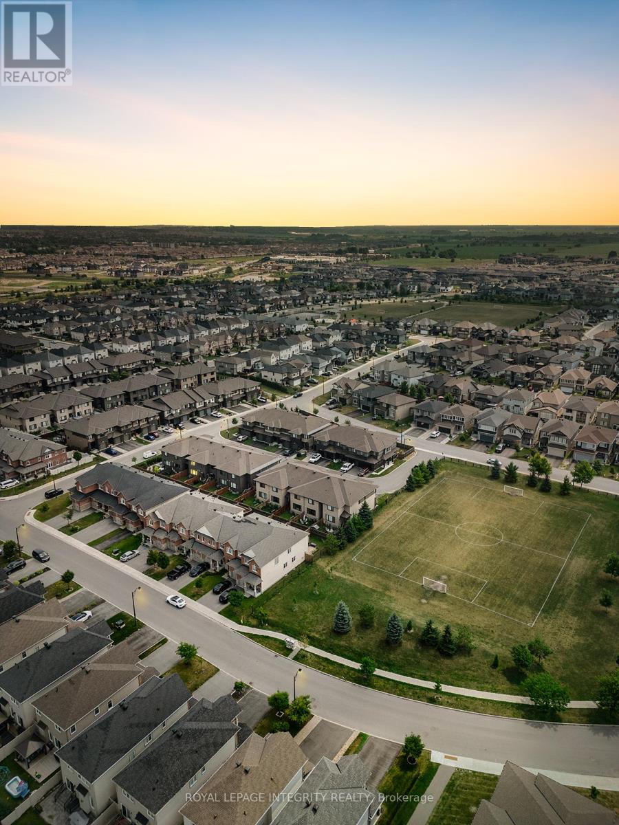 Photo 14 of 14 Hackney Private, Ottawa ON