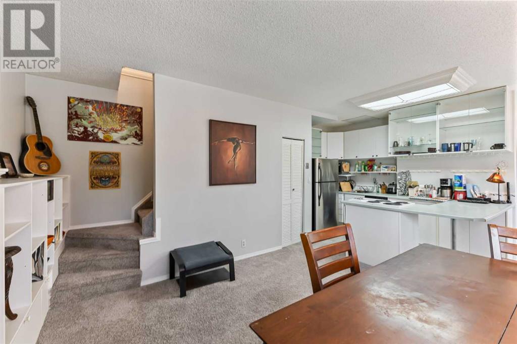 Photo 7 of 2441 25 A Street Sw, Calgary AB