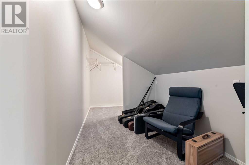 Photo 14 of 2441 25 A Street Sw, Calgary AB