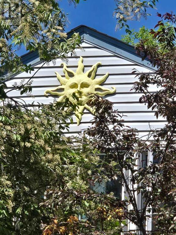 Photo 2 of 2441 25 A Street Sw, Calgary AB