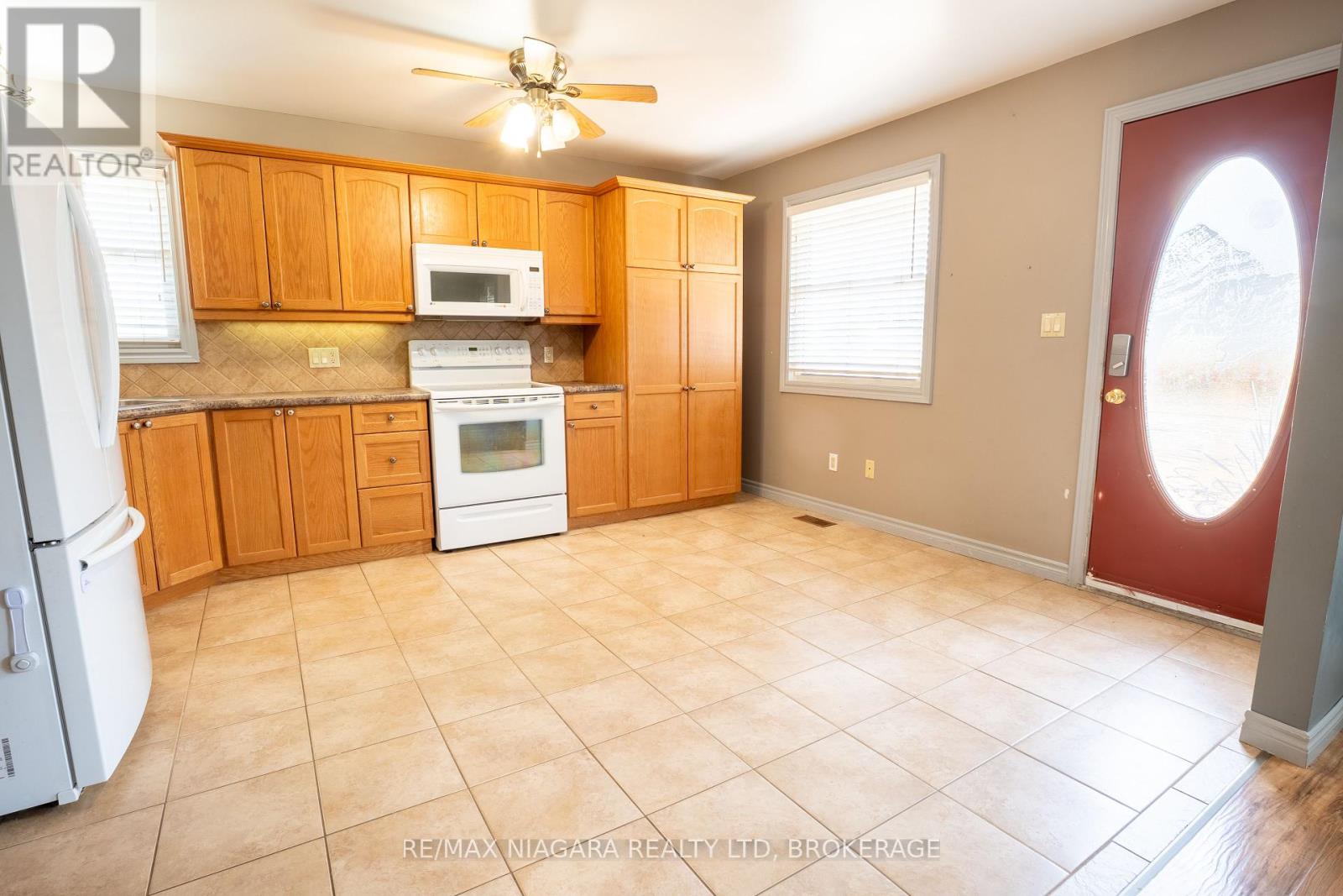 Photo 16 of 5 St Peter Street, St Catharines ON