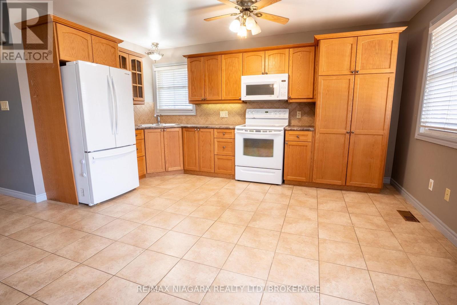 Photo 15 of 5 St Peter Street, St Catharines ON