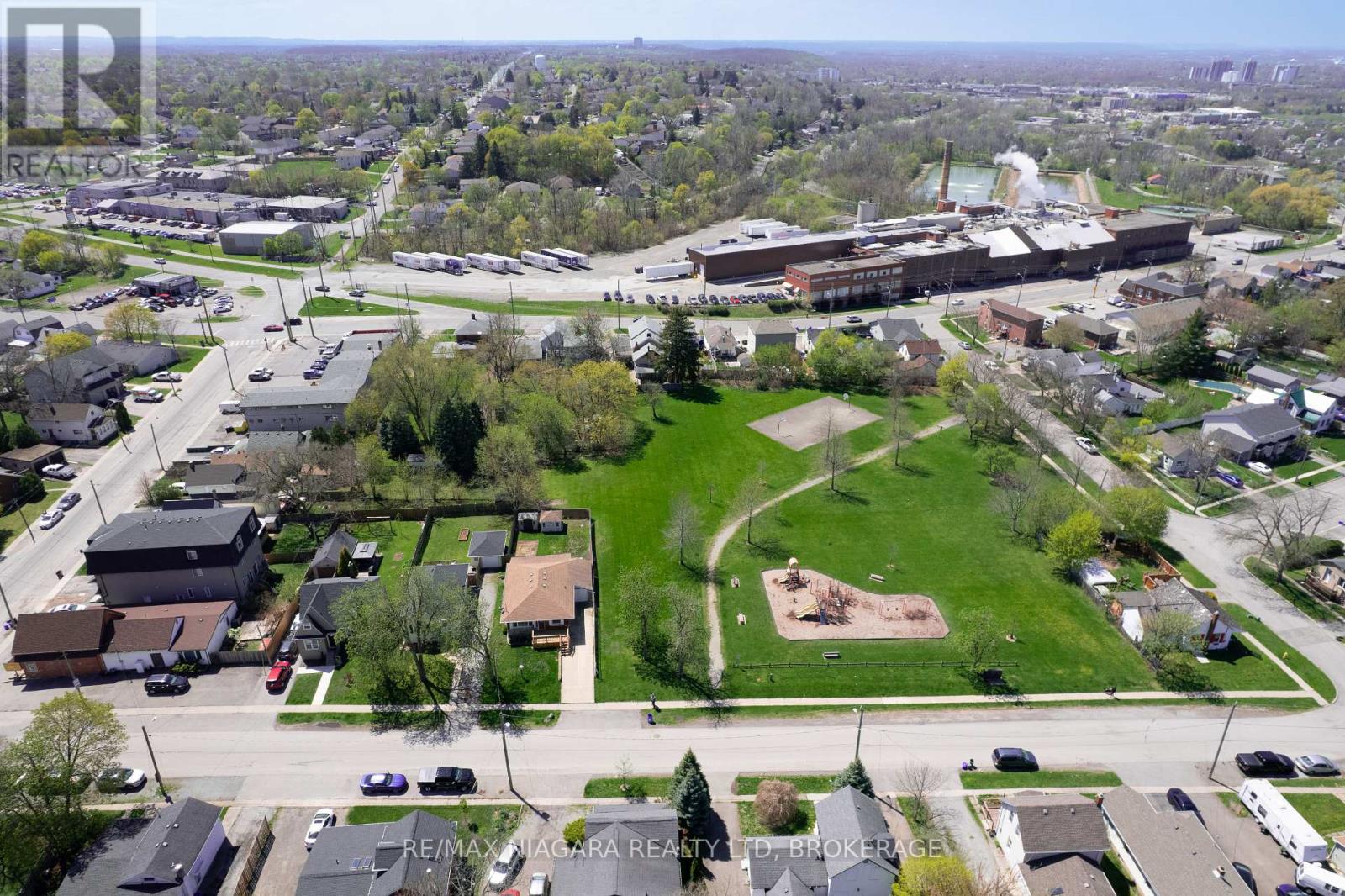 Photo 24 of 5 St Peter Street, St Catharines ON