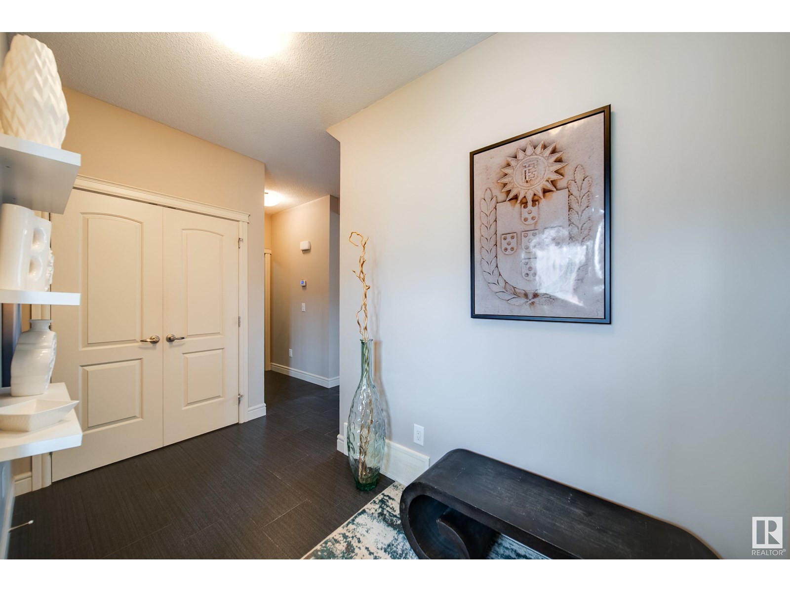Photo 4 of 17044 43 St Nw, Edmonton AB