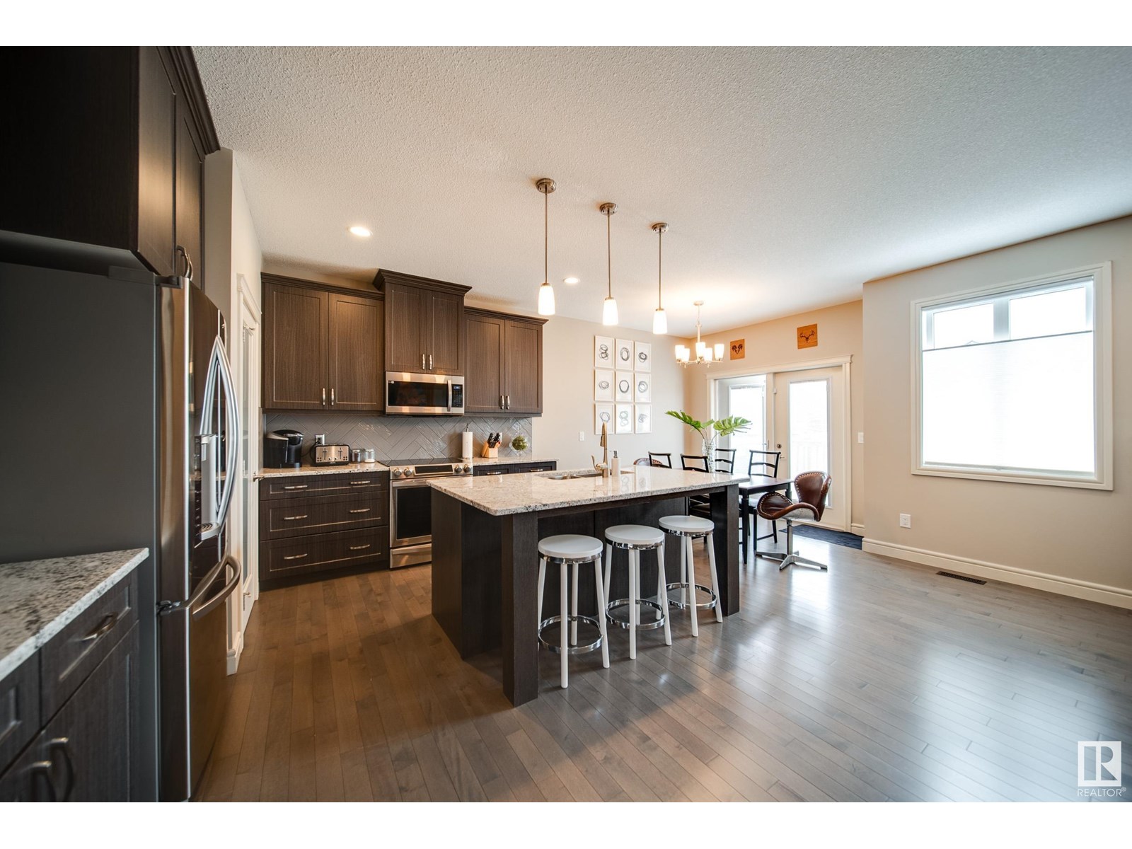 Photo 11 of 17044 43 St Nw, Edmonton AB