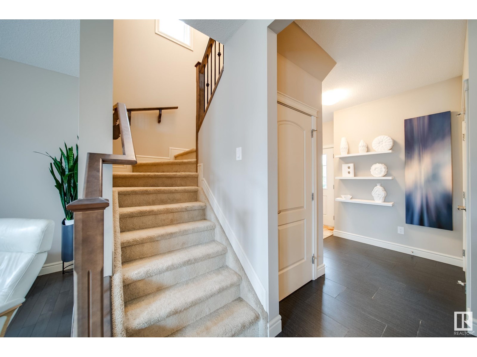 Photo 7 of 17044 43 St Nw, Edmonton AB